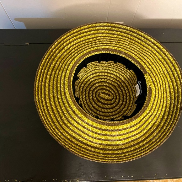 Summer Winter Fall Spring hat - Picture 2 of 2